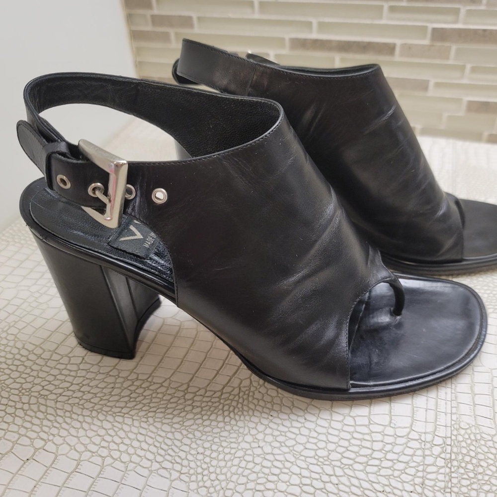 VS Thong Leather Heel*USED